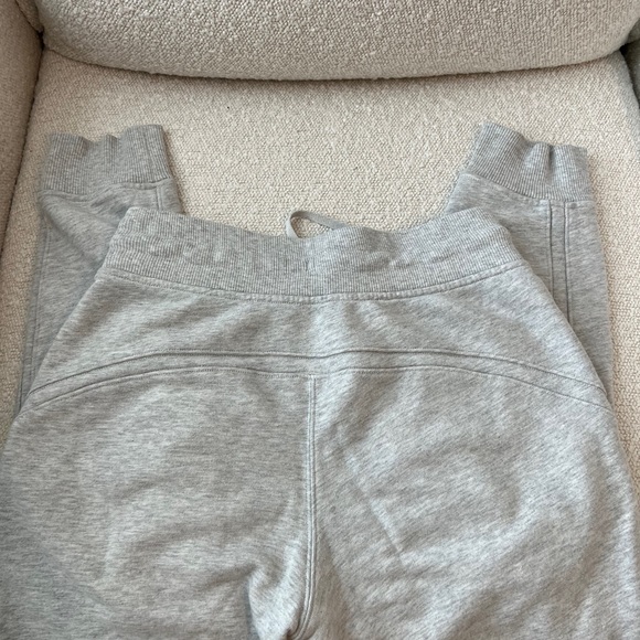 Lulu lemon joggers - Picture 2 of 3